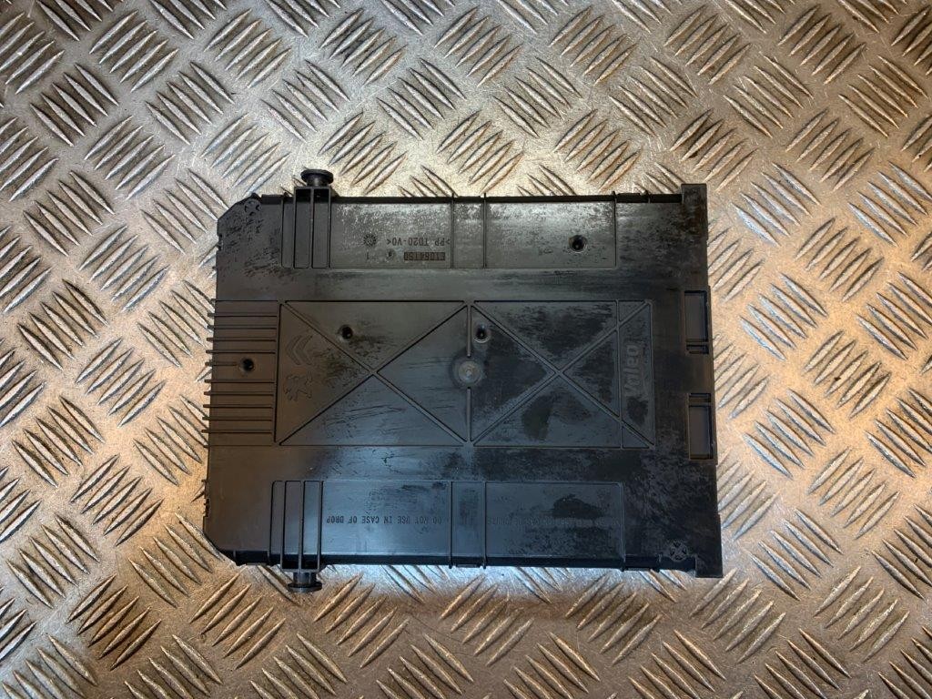 15-18 CITROEN C4 CACTUS/PEUGEOT 208 1.6 DIESEL BSI FUSE BOX 9807532080 - Thumbnail 3
