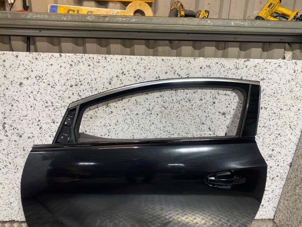 12-18 VAUXHALL ASTRA GTC PASSENGER SIDE FRONT DOOR BLACK GAR/Z22C (SCRATCHED) - Thumbnail 4