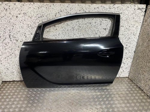 12-18 VAUXHALL ASTRA GTC PASSENGER SIDE FRONT DOOR BLACK GAR/Z22C (SCRATCHED)