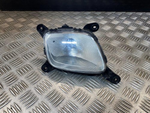 11-15 KIA PICANTO MK2 PASSENGER NEAR SIDE FRONT BUMPER FOG LIGHT 922071Y5