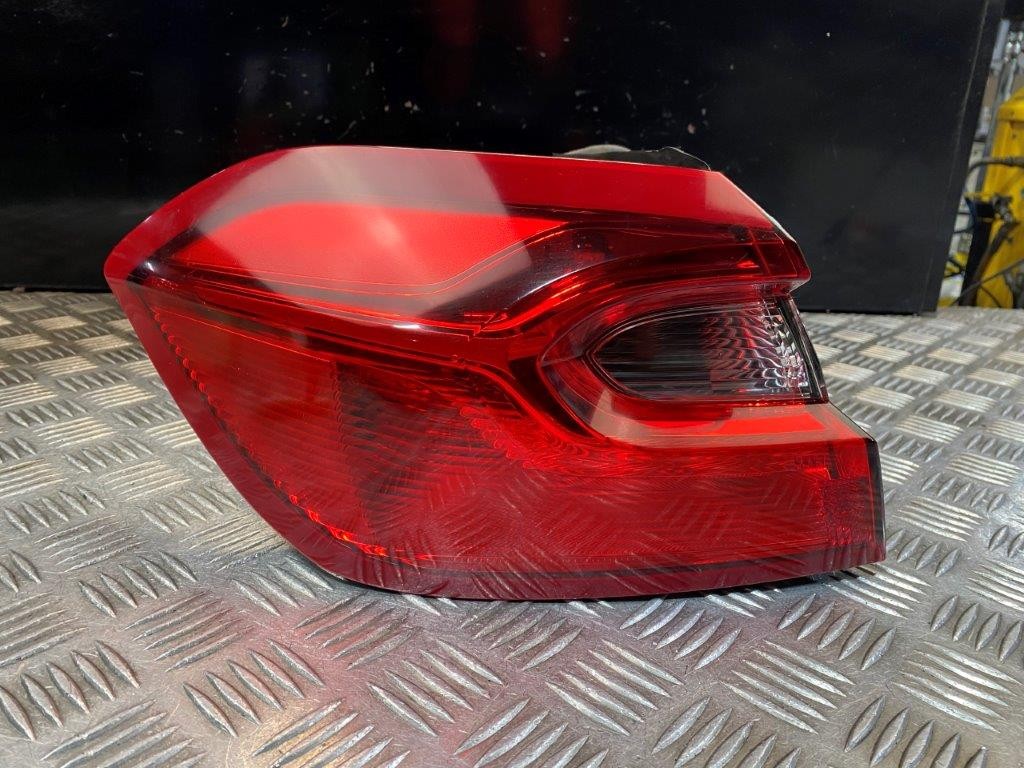17-22 FORD FIESTA MK8 3/5 DOOR N/S PASSENGER NEAR SIDE TAILGATE INNER REAR LIGHT - Thumbnail 2