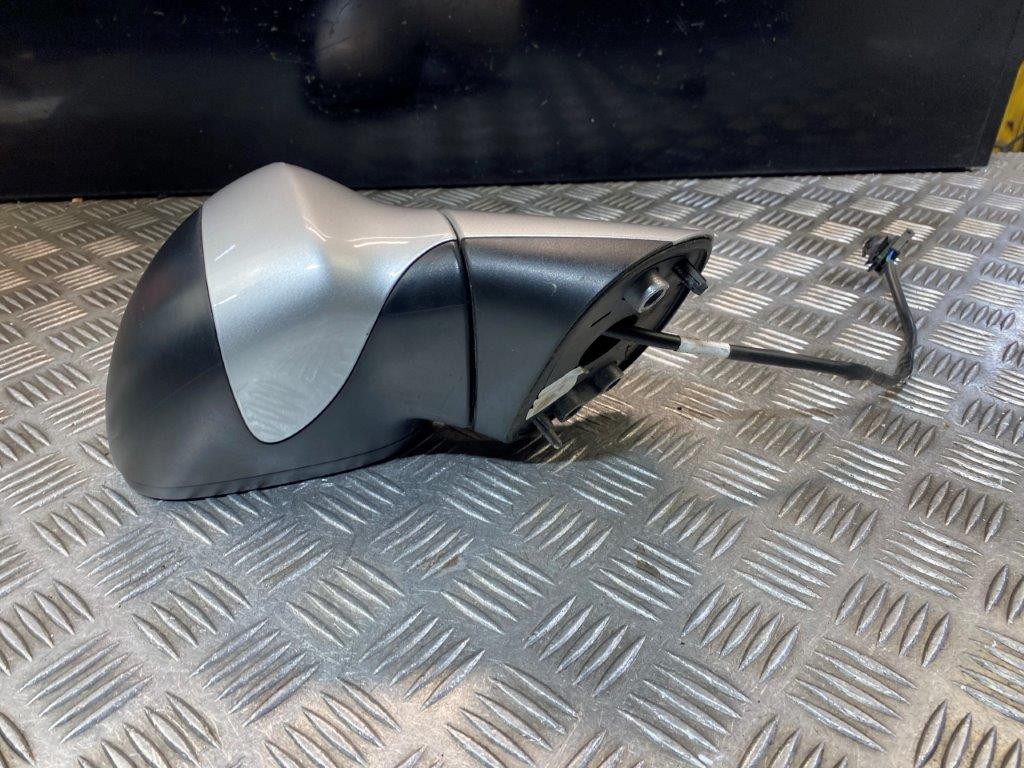 12-16 VAUXHALL ZAFIRA TOURER PASSENGER SIDE WING MIRROR SILVER GAN/Z176 *SCRATCH - Thumbnail 8