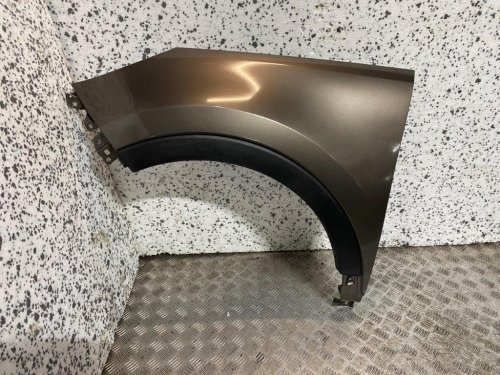 10-16 KIA SPORTAGE MK3 PASSENGER SIDE FRONT WING BROWN PAINT CODE D5/ARCH LINER