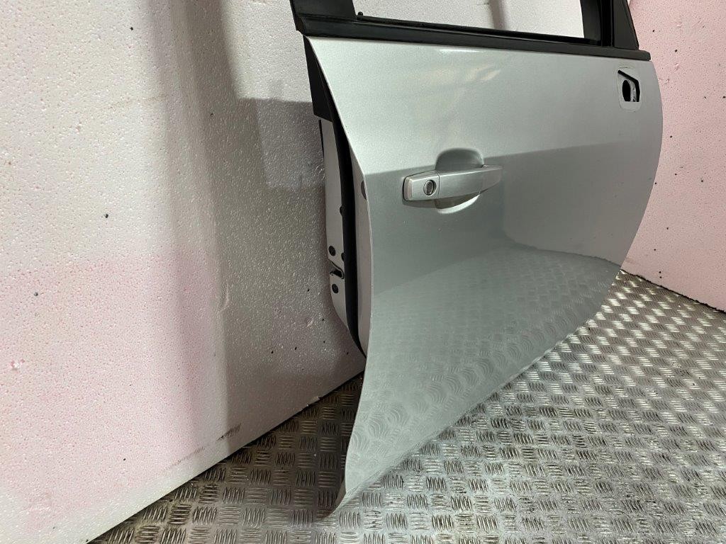 12-16 VAUXHALL ZAFIRA TOURER DRIVER SIDE FRONT DOOR SILVER GAN/Z176 (PLS READ) - Thumbnail 7