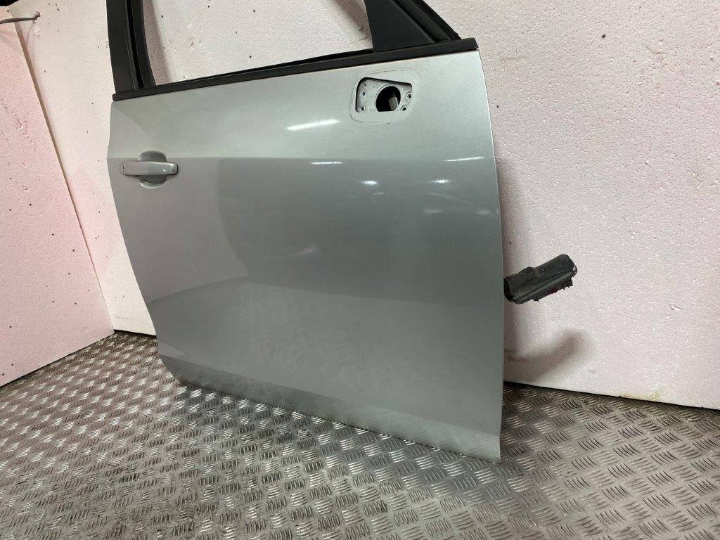 12-16 VAUXHALL ZAFIRA TOURER DRIVER SIDE FRONT DOOR SILVER GAN/Z176 (PLS READ) - Thumbnail 8