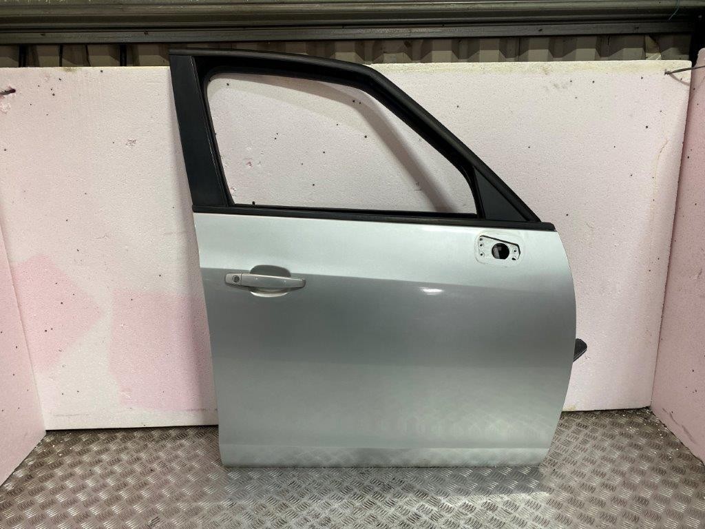 12-16 VAUXHALL ZAFIRA TOURER DRIVER SIDE FRONT DOOR SILVER GAN/Z176 (PLS READ) - Thumbnail 2