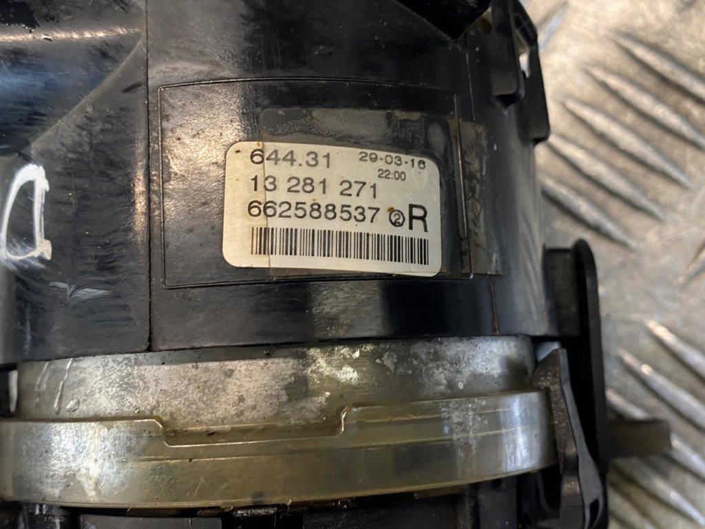 12-18 VAUXHALL ASTRA GTC DRIVER SIDE FRONT BUMPER FOG LIGHT/TRIM COVER 13281271 - Thumbnail 7