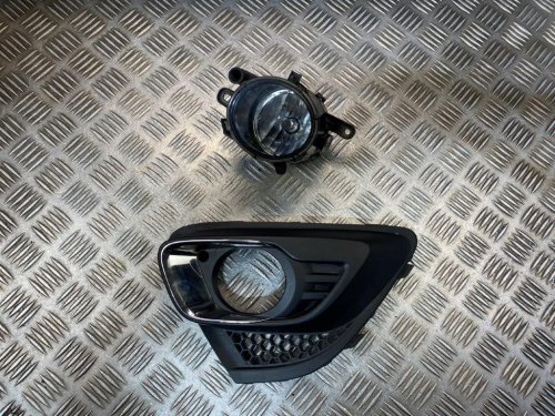 12-18 VAUXHALL ASTRA GTC DRIVER SIDE FRONT BUMPER FOG LIGHT/TRIM COVER 13281271