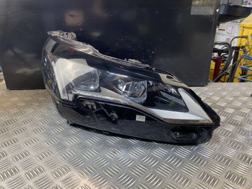 20-24 PEUGEOT 3008 MK2 O/S DRIVER OFF SIDE HEADLIGHT (CRACKED)