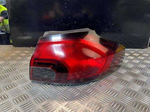 12-16 VAUXHALL ZAFIRA TOURER O/S DRIVER OFF SIDE REAR LIGHT