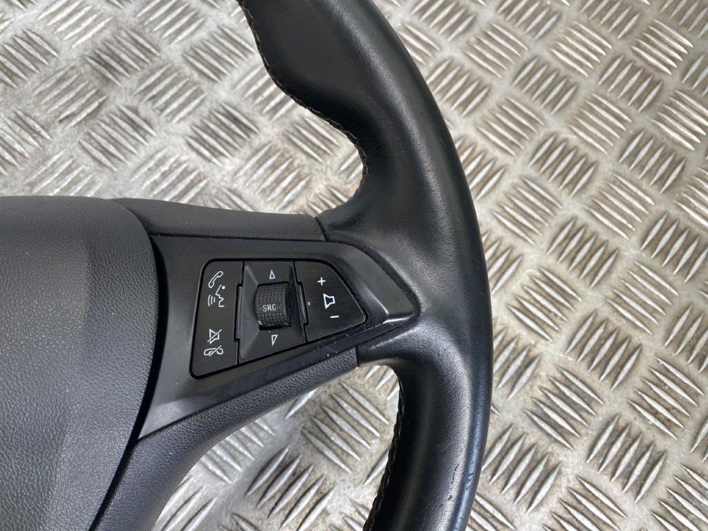15-19 VAUXHALL ASTRA K MK7 MULTIFUNCTION LEATHER STEERING WHEEL/BAG *HAS WORN - Thumbnail 4