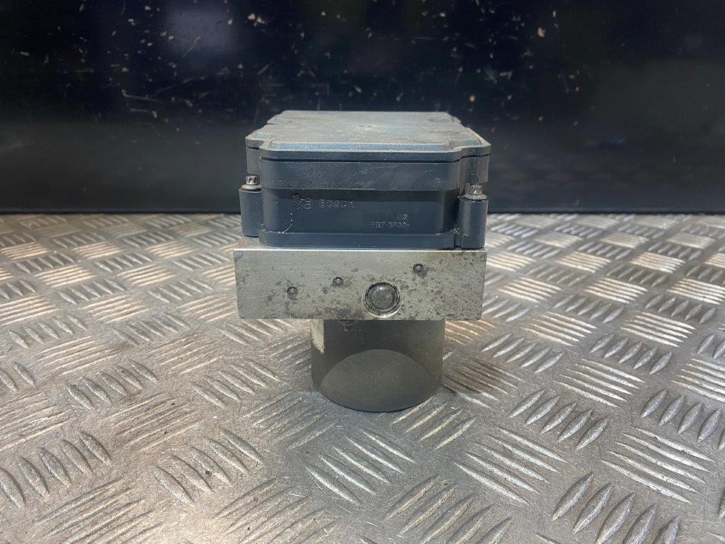 15-19 VAUXHALL ASTRA K MK7 1.4 PETROL ABS PUMP 39064664 - Thumbnail 3