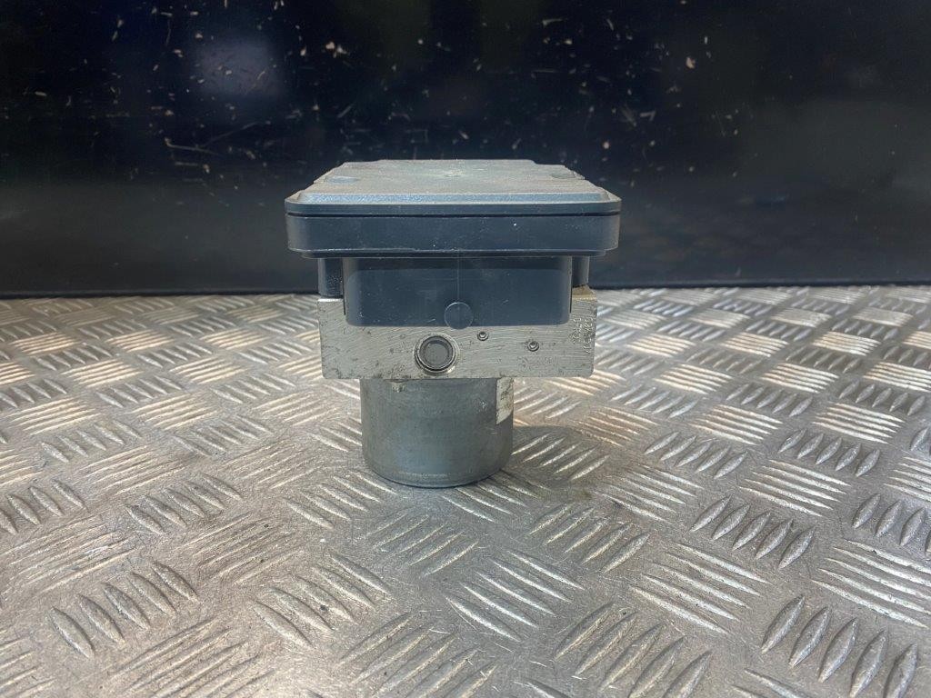 15-19 VAUXHALL ASTRA K MK7 1.4 PETROL ABS PUMP 39064664 - Thumbnail 5