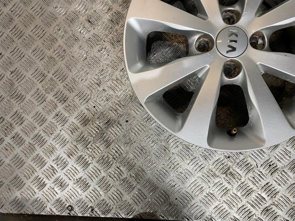 11-17 KIA RIO MK3 15" INCH 8 SPOKE 4 STUD ALLOY WHEEL 5.5JX15 (SCRATCHED) - Thumbnail 5