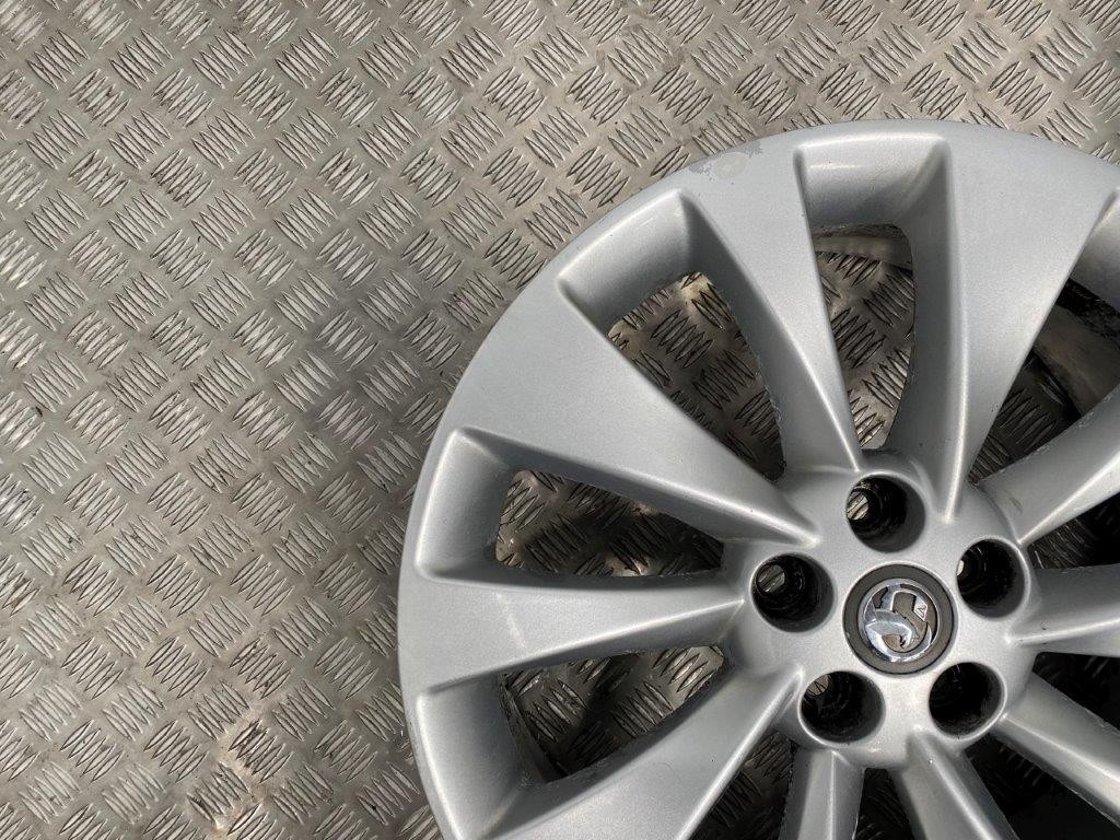 12-19 VAUXHALL MOKKA MK1 18" INCH 5 STUD 10 SPOKE ALLOY WHEEL 7.0JX18 *SCRATCHED - Thumbnail 3