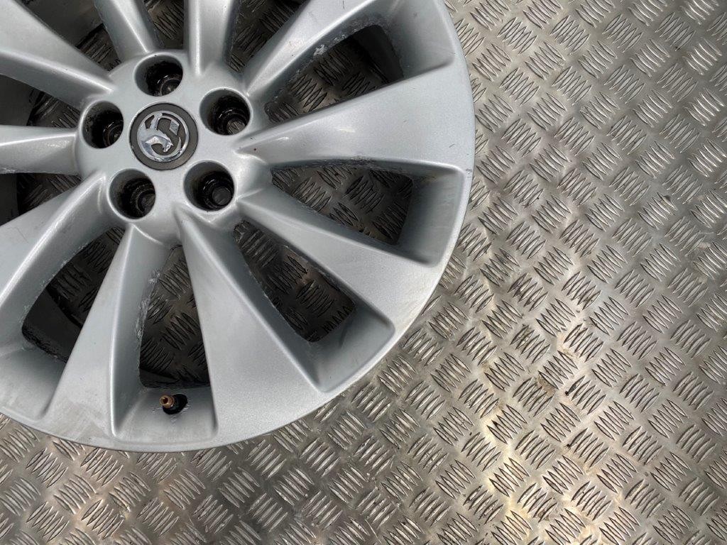 12-19 VAUXHALL MOKKA MK1 18" INCH 5 STUD 10 SPOKE ALLOY WHEEL 7.0JX18 *SCRATCHED - Thumbnail 6