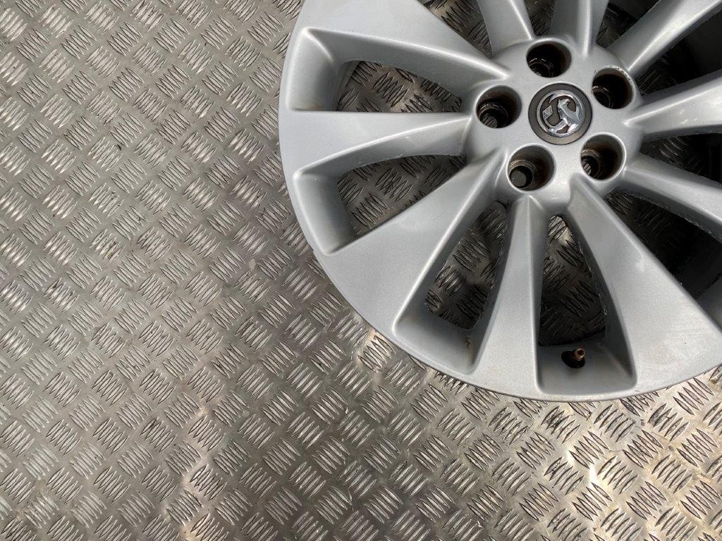 12-19 VAUXHALL MOKKA MK1 18" INCH 5 STUD 10 SPOKE ALLOY WHEEL 7.0JX18 *SCRATCHED - Thumbnail 5