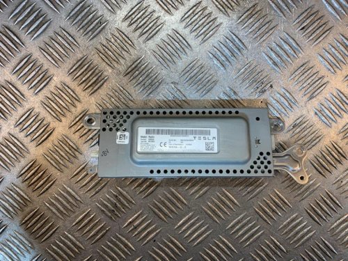 17-23 TESLA MODEL 3 RADIO RECEIVER CONTROL MODULE 1079755-00-D
