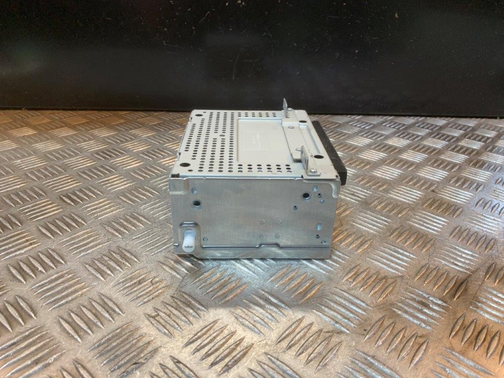 11-18 FORD FOCUS MK3 RADIO/CD PLAYER HEAD UNIT (NO CODE NEEDED) F1BT-18C815-LM - Thumbnail 2
