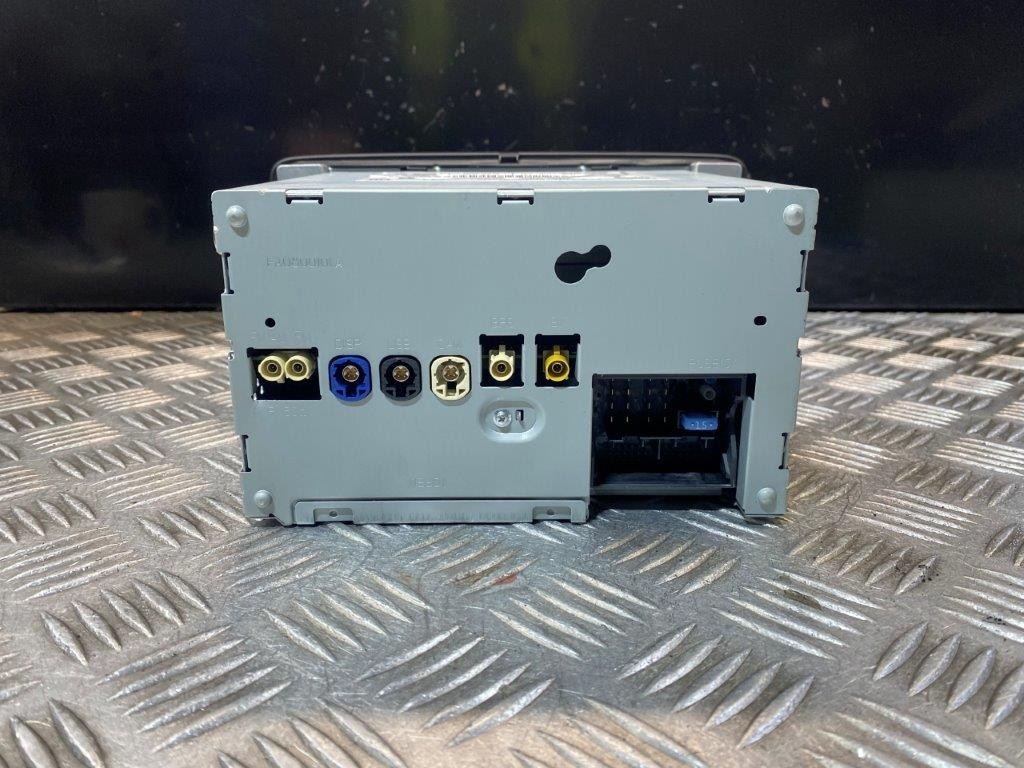 15-19 MERCEDES B-CLASS/CLA/GLA W246 MULTIMEDIA HEAD UNIT A2469007818 - Thumbnail 6