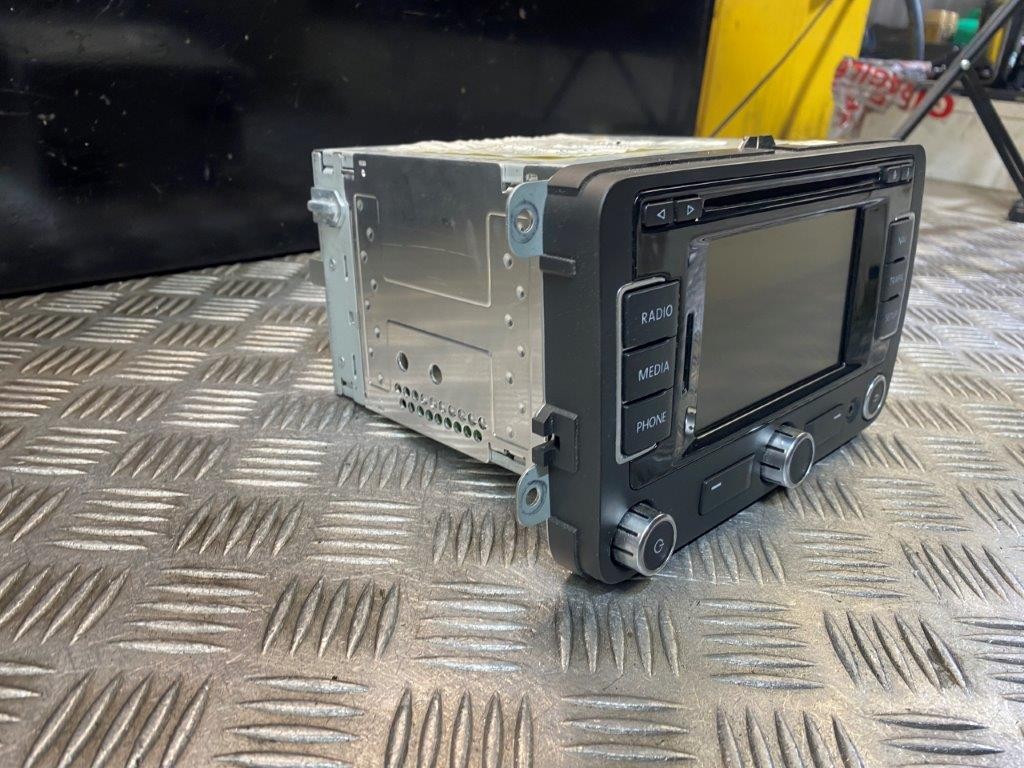 08-14 VW SCIROCCO RADIO/CD PLAYER/SAT NAV HEAD UNIT 3C0035279M - Thumbnail 4