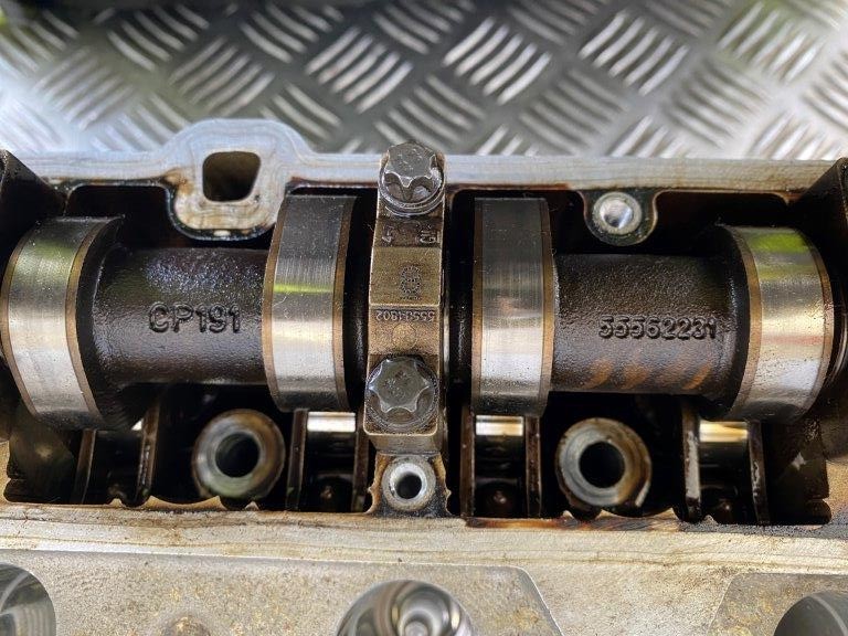 12-16 VAUXHALL ZAFIRA TOURER 1.4 PETROL CYLINDER HEAD/CAMSHAFTS ENGINE A14NET - Thumbnail 8