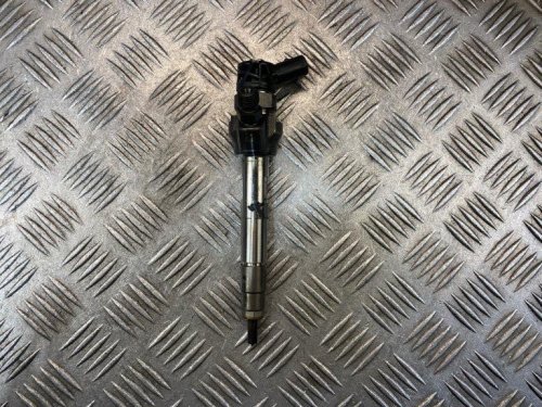 15-19 BMW 118D F20/F22/F21/F30/F32 2.0 DIESEL FUEL INJECTION RAIL 8514146