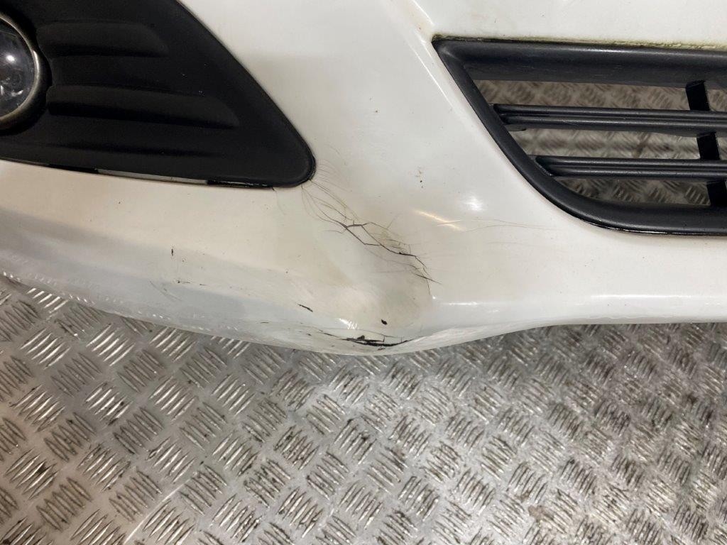 12-17 FORD FIESTA MK7 3/5 DOOR FRONT BUMPER FROZEN WHITE (PLS READ) - Thumbnail 4