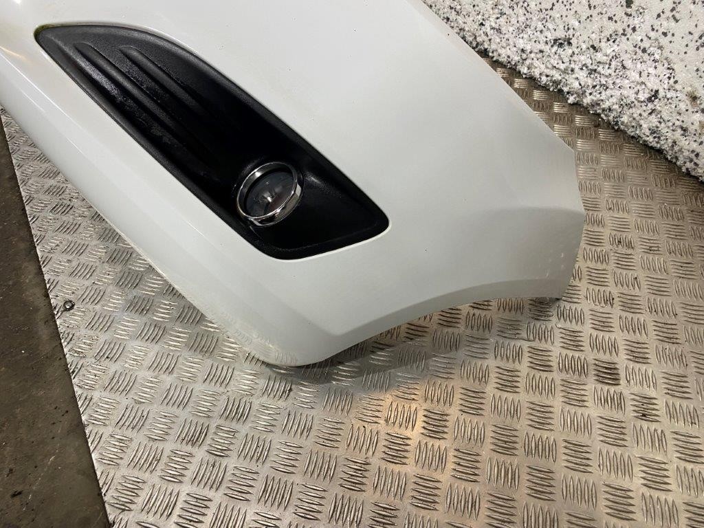 12-17 FORD FIESTA MK7 3/5 DOOR FRONT BUMPER FROZEN WHITE (PLS READ) - Thumbnail 10