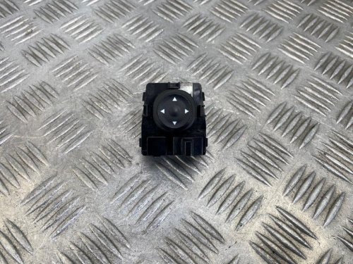 20-26 HYUNDAI I20 MK3 ELECTRIC WING MIRROR SWITCH BUTTON 93530BV000