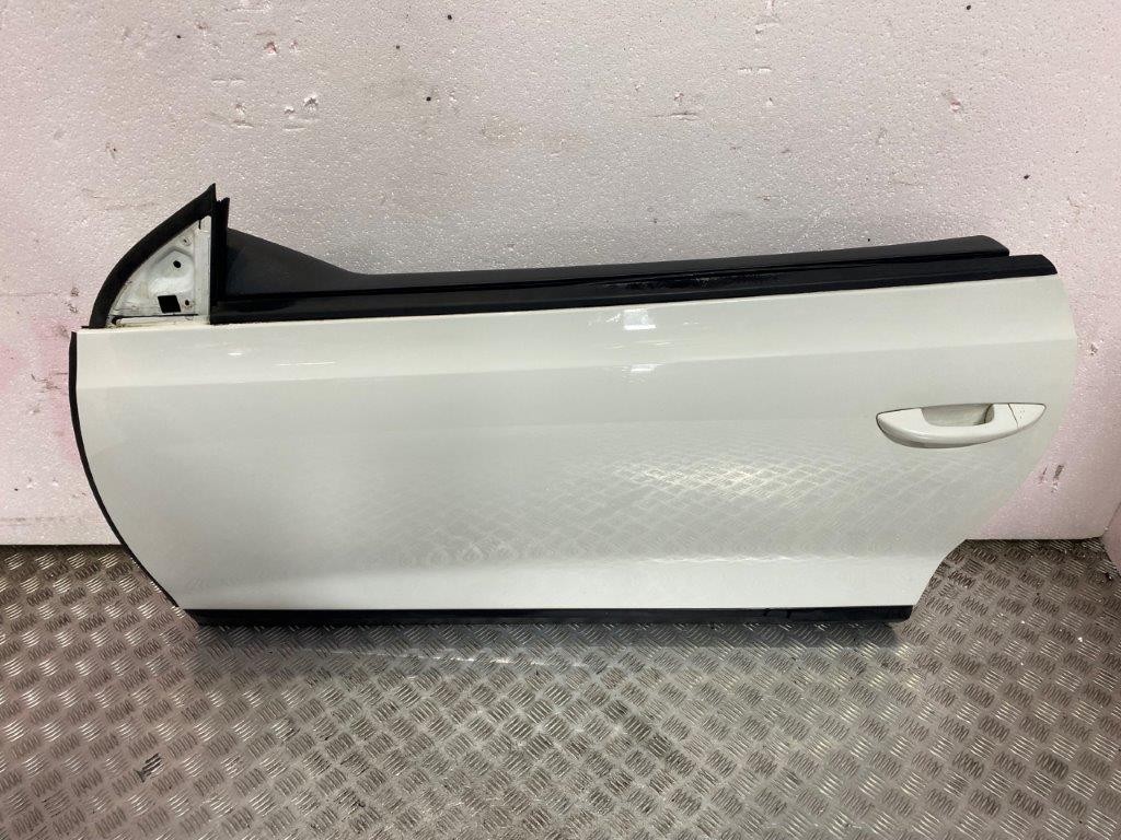 08-14 VW SCIROCCO N/S/F PASSENGER NEAR SIDE FRONT DOOR WHITE PAINT CODE LB9A - Thumbnail 3