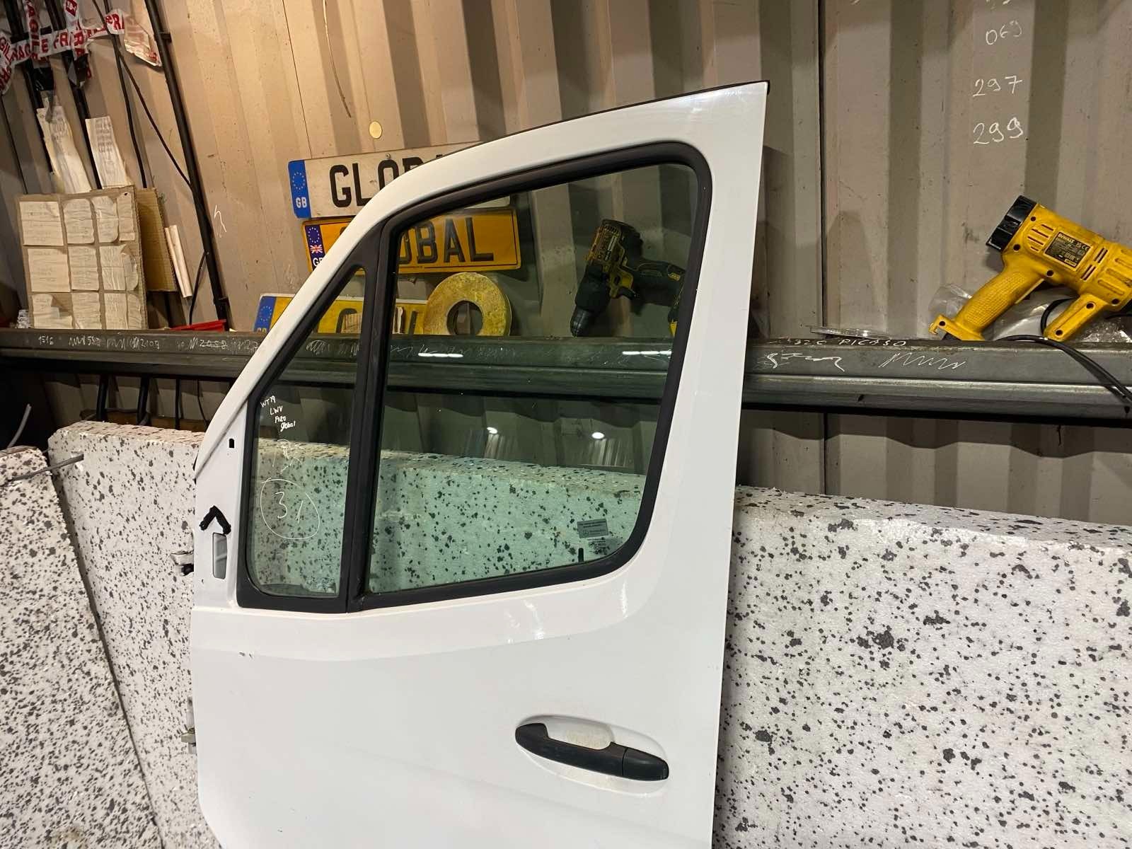 20-25 MERCEDES SPRINTER B910 L2H2 PASSENGER FRONT DOOR WHITE (PLS READ) - Thumbnail 13