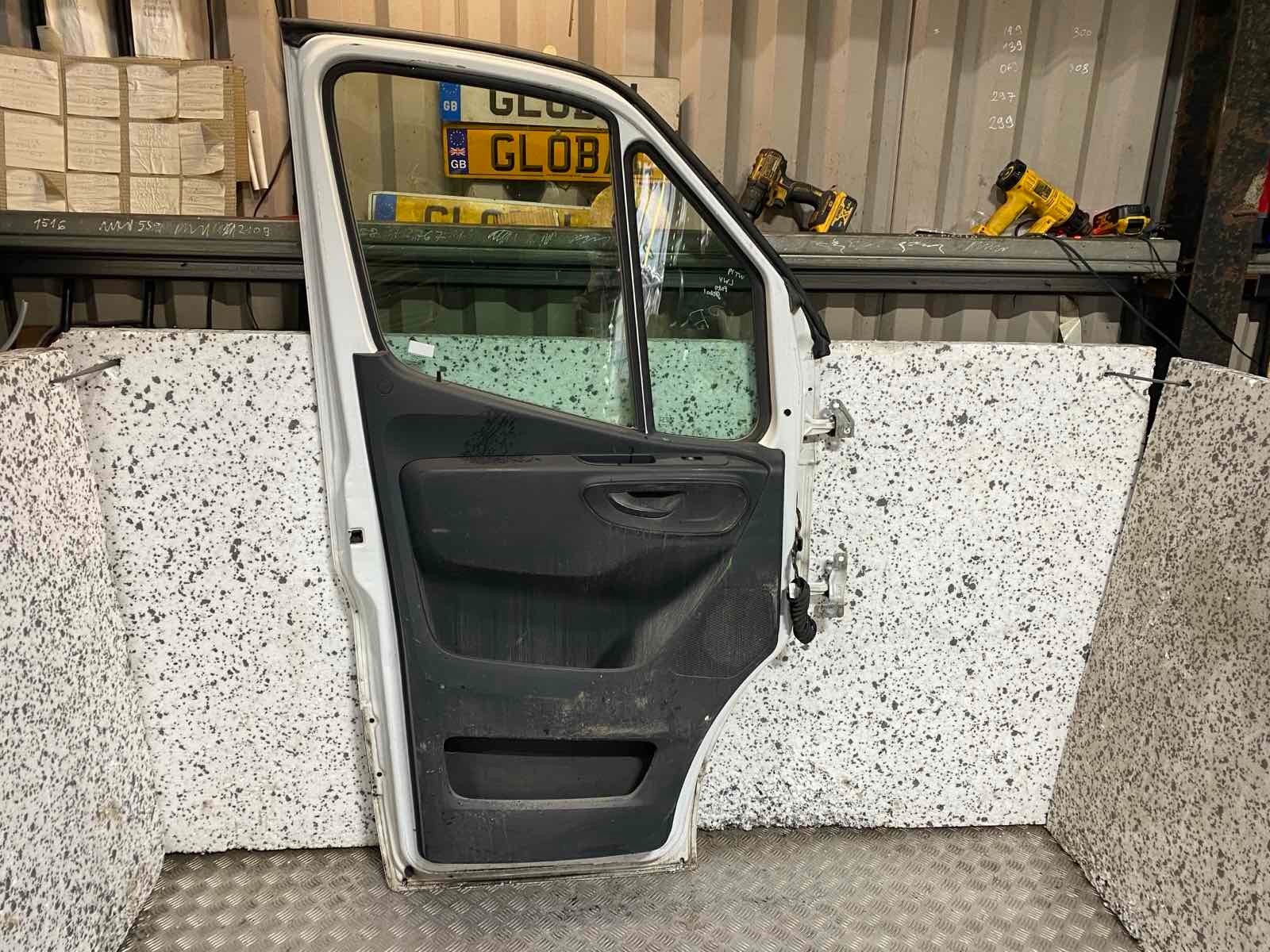 20-25 MERCEDES SPRINTER B910 L2H2 PASSENGER FRONT DOOR WHITE (PLS READ) - Thumbnail 14