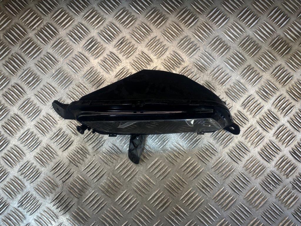 15-19 VAUXHALL ASTRA K MK7 PASSENGER NEAR SIDE FRONT BUMPER FOG LIGHT 39098907 - Thumbnail 3