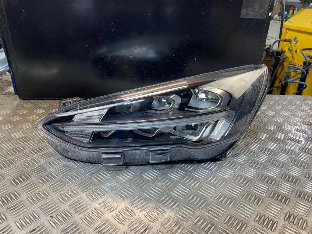 18-22 FORD FOCUS MK4 N/S PASSENGER NEAR SIDE LED HEADLIGHT (PLS READ) - Thumbnail 2