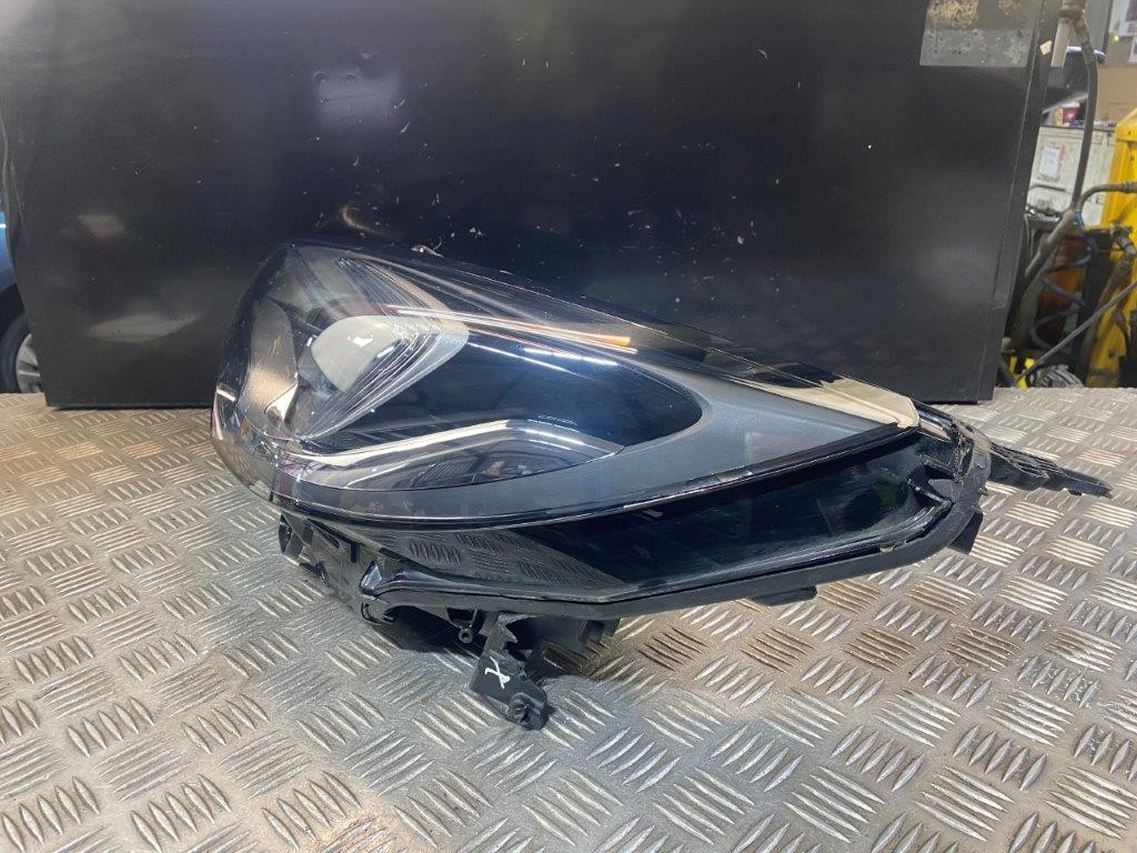 15-19 VAUXHALL ASTRA K MK7 5 DOOR PASSENGER SIDE HEADLIGHT/LED DRL (BROKEN LUGS) - Thumbnail 5