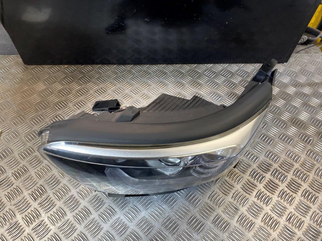 17-24 KIA STONIC N/S PASSENGER NEAR SIDE LED HEADLIGHT (BROKEN LUGS) - Thumbnail 5