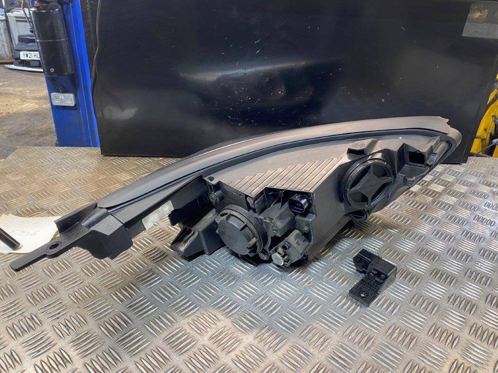 17-24 KIA STONIC N/S PASSENGER NEAR SIDE LED HEADLIGHT (BROKEN LUGS) - Thumbnail 6