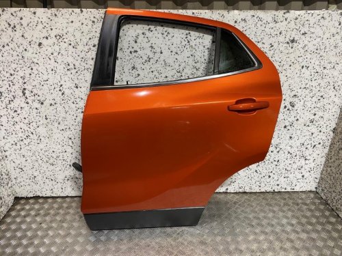 12-19 VAUXHALL MOKKA MK1 PASSENGER SIDE REAR DOOR ORANGE PAINT G6V (SCRATCHED)