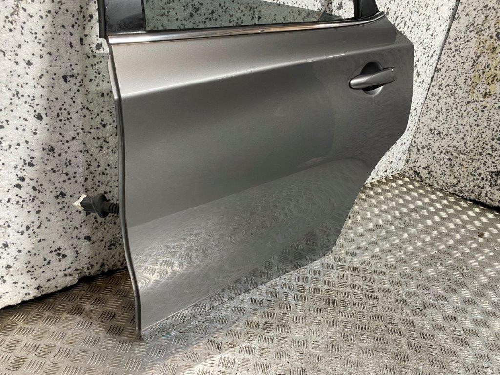14-18 NISSAN PULSAR C13 PASSENGER NEAR SIDE REAR DOOR GREY PAINT K51 (SCRATCHED) - Thumbnail 6