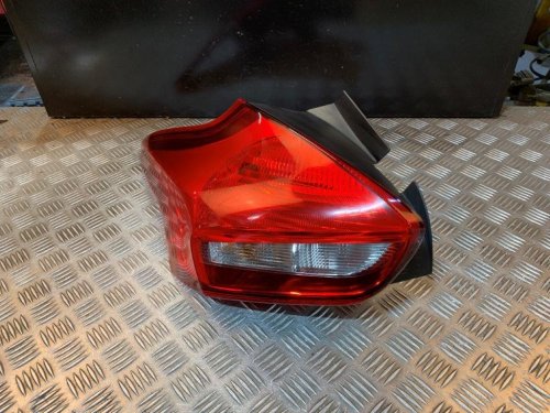 14-18 FORD FOCUS MK3 HATCH N/S PASSENGER NEAR SIDE REAR LIGHT (NOT LED)