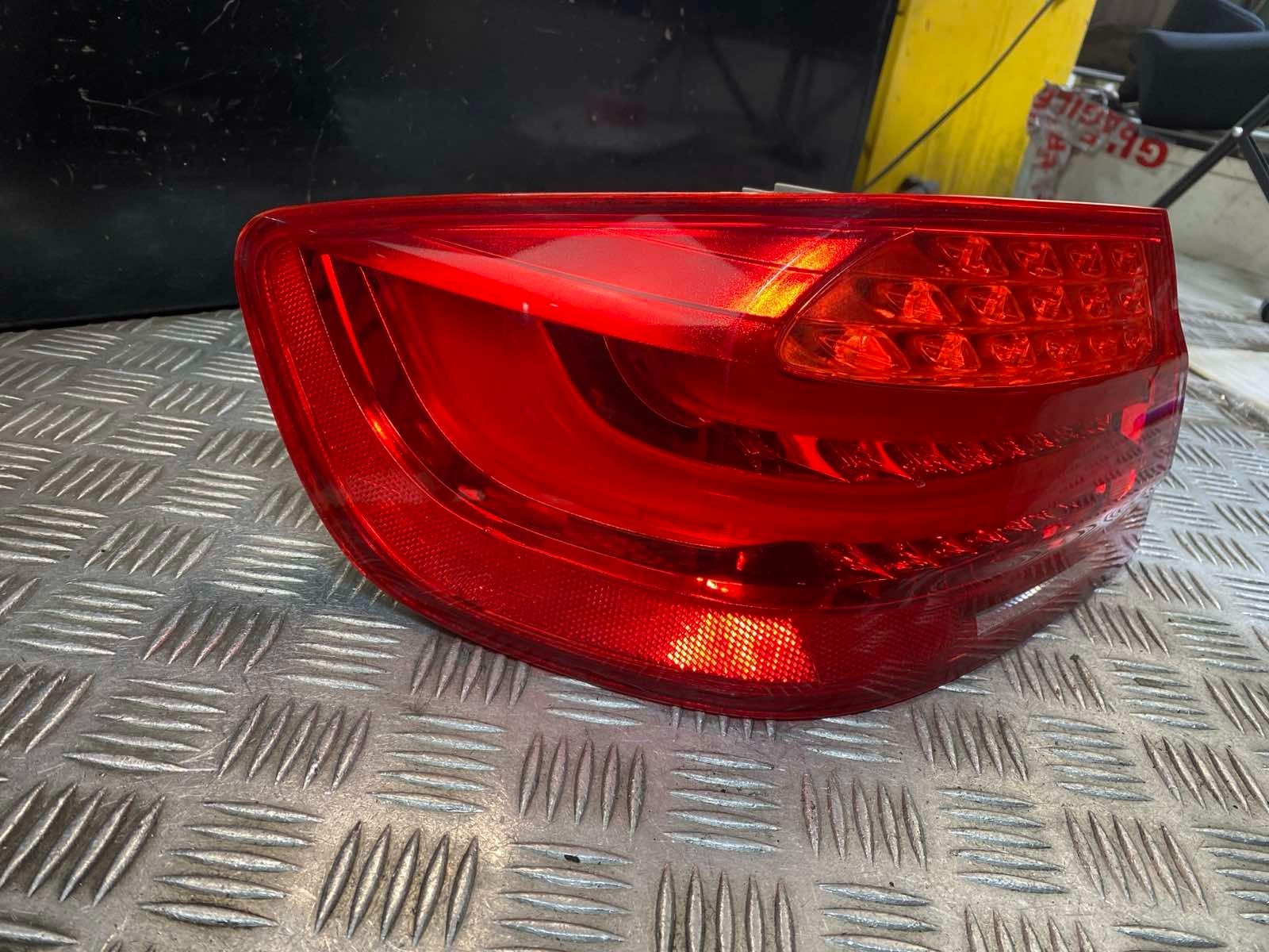 10-13 BMW 320I E92 LCI PASSENGER  SIDE AFTERMARKET DEPO REAR LIGHT (SCRATCHED) - Thumbnail 3