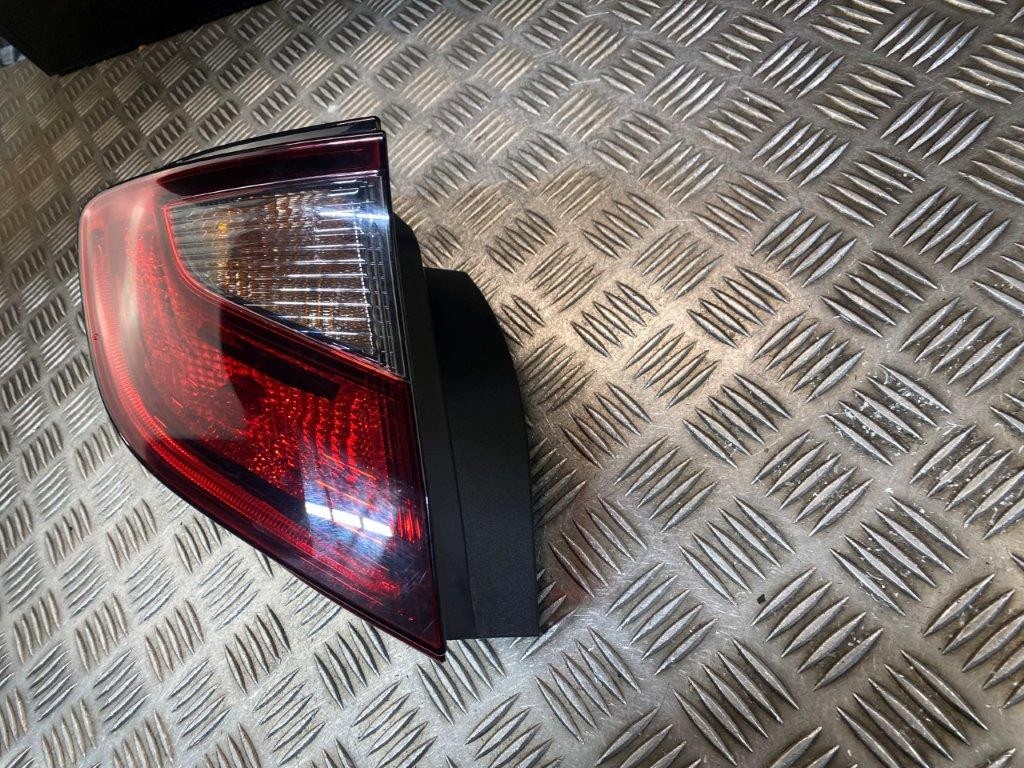 19-23 TOYOTA CHR MK1 AX10 N/S PASSENGER NEAR SIDE TAILGATE INNER REAR LIGHT - Thumbnail 4