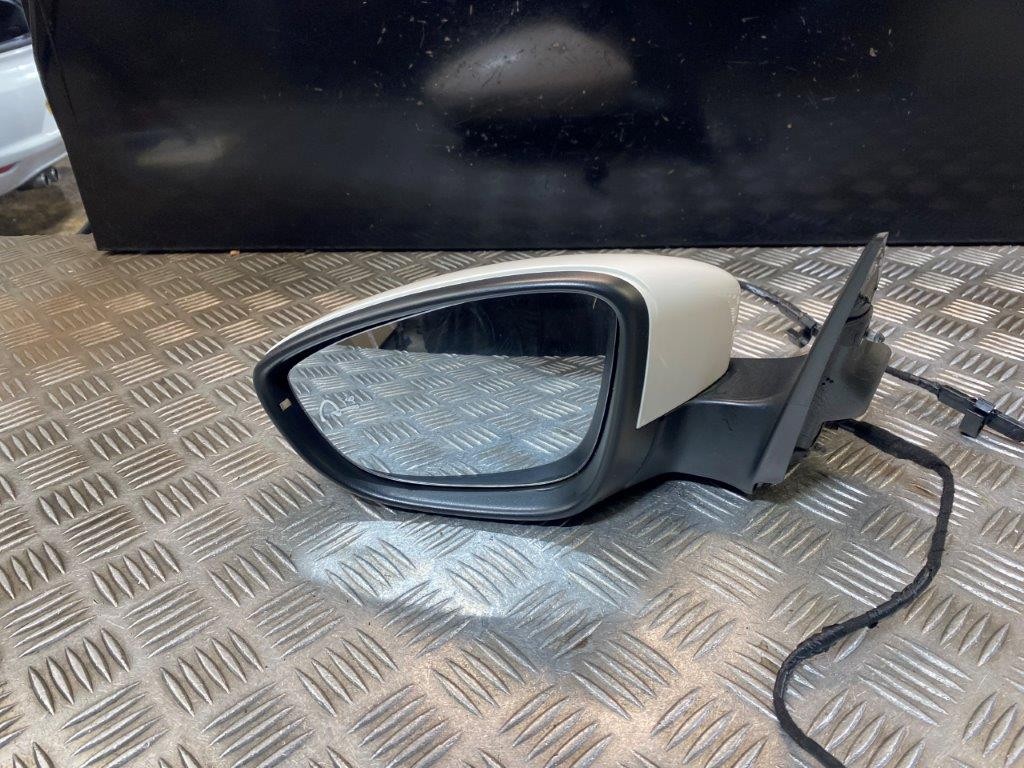 08-14 VW SCIROCCO N/S PASSENGER NEAR SIDE WING MIRROR WHITE PAINT CODE LB9A - Thumbnail 3