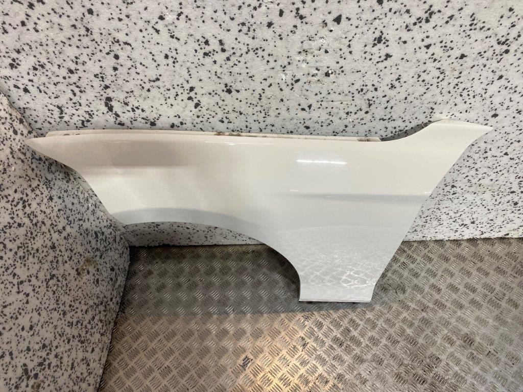 15-19 BMW 118D F20 PASSENGER SIDE FRONT WING WHITE PAINT CODE 300 (PLS READ) - Thumbnail 3