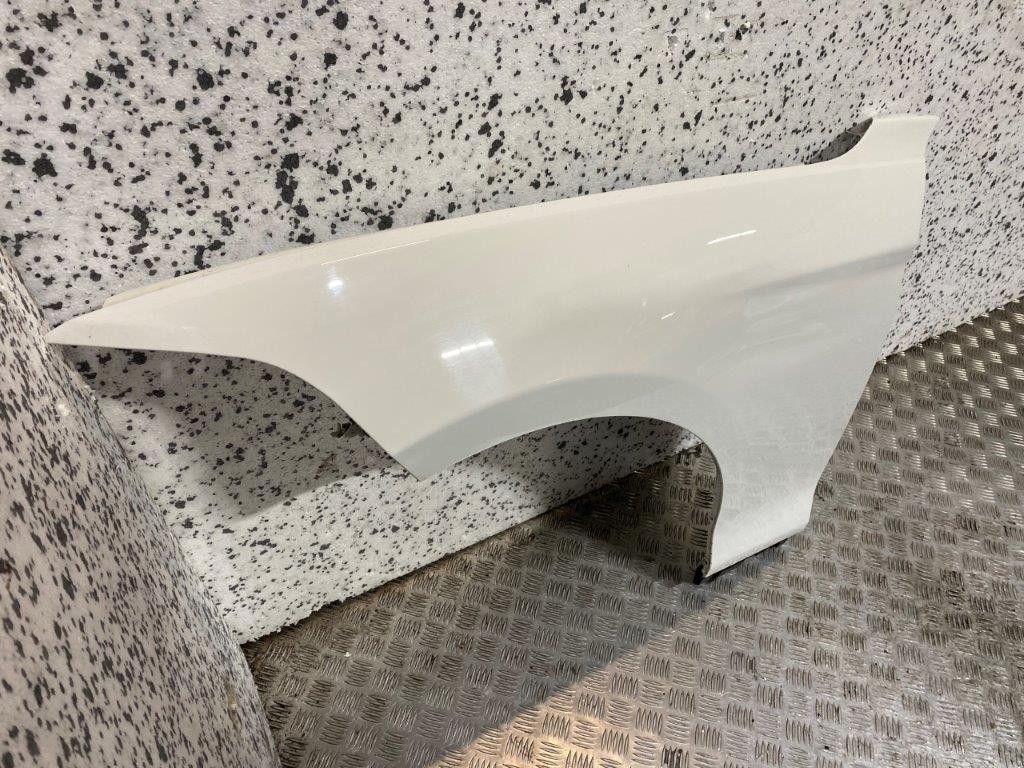 15-19 BMW 118D F20 PASSENGER SIDE FRONT WING WHITE PAINT CODE 300 (PLS READ) - Thumbnail 4