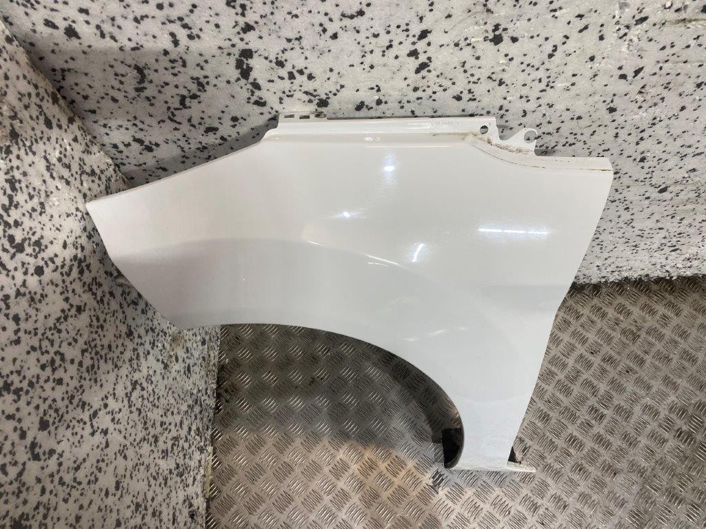 08-17 FORD FIESTA MK7 3/5 DOOR PASSENGER SIDE FRONT WING FROZEN WHITE *SCRATCHED - Thumbnail 3