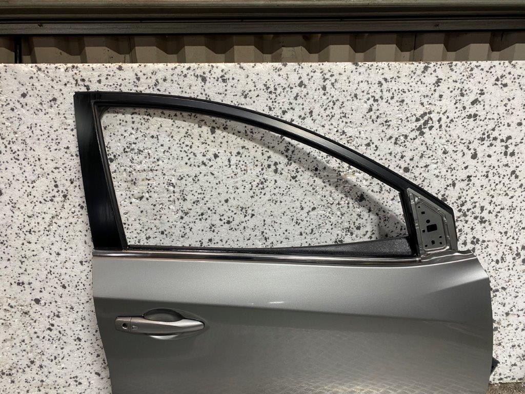 14-18 NISSAN PULSAR C13 O/S/F DRIVER OFF SIDE FRONT DOOR GREY PAINT CODE K51 - Thumbnail 4