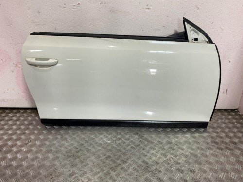 08-14 VW SCIROCCO DRIVER OFF SIDE FRONT DOOR WHITE PAINT CODE LB9A (SCRATCHED)