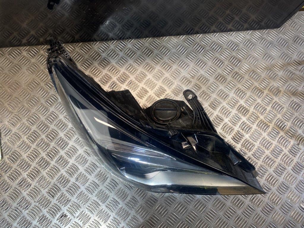 15-19 VAUXHALL ASTRA K MK7 5 DOOR DRIVER OFF SIDE HEADLIGHT/LED DRL (SCRACTHED) - Thumbnail 3